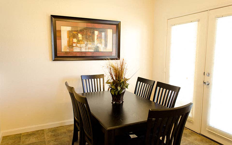 Ocotillo Manor - 3x25 1419-1688 - Dining Room
